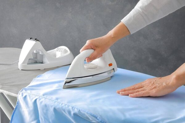 Panasonic NI-100 DXWTC Dry Iron – 1000W • Lightweight Design • Non-Stick Soleplate - Image 3